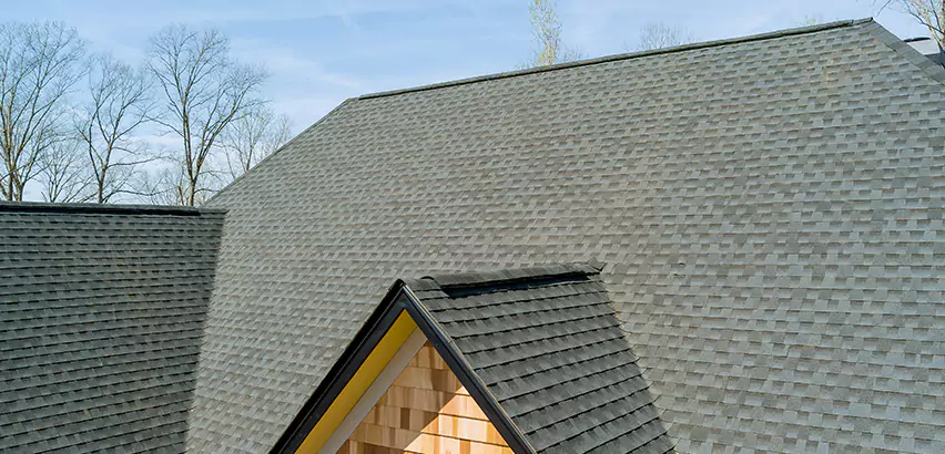 Replacing Vinyl Siding With Cedar Shingles in Lombard